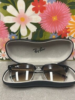 Ray-Ban Black Frame Sunglasses with Brown Gradient Lenses